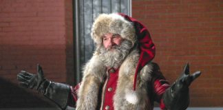 Una scena del film Qualcuno salvi il Natale.