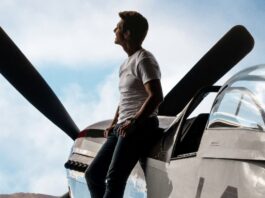 Tom Cruise nel film Top Gun: Maverick.