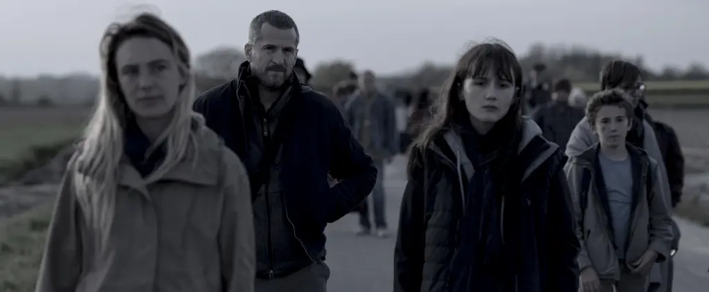 Acid in foto i protagonisti in fuga