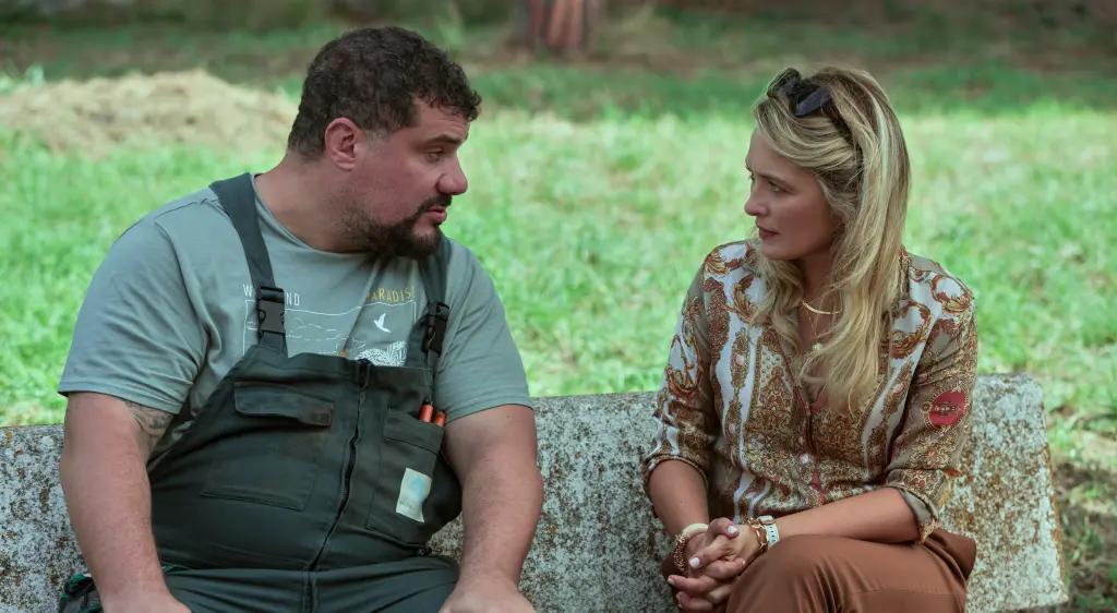 Recensione Tutto chiede salvezza 2 in foto Lorenzo Renzi e Carolina Crescentini