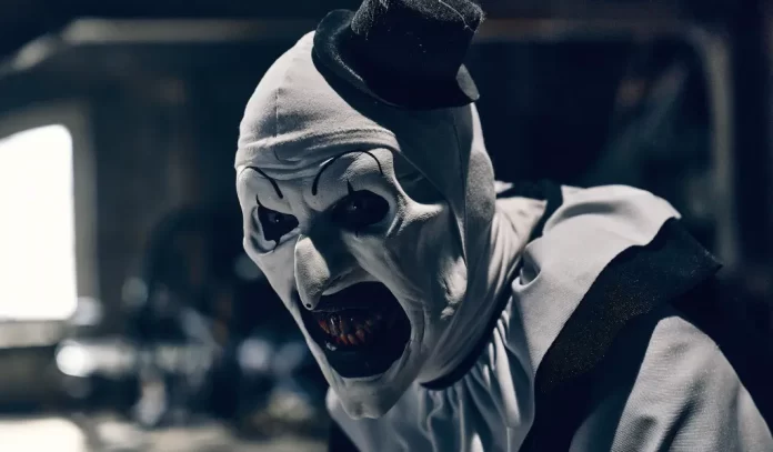 Dieci film e serie TV da vedere a Halloween 2024 cover