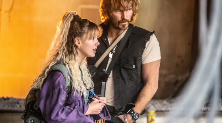 The Electric State Millie Bobby Brown e Chris Pratt in foto