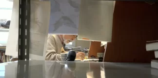 Hayao Miyazaki nel film Hayao Miyazaki e l’airone.
