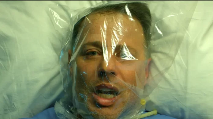 In foto Louis Mandylor nel film Revival.