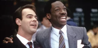 In foto Dan Aykroyd ed Eddie Murphy nel film Una poltrona per due.