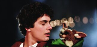In foto Zach Galligan nel film Gremlins.