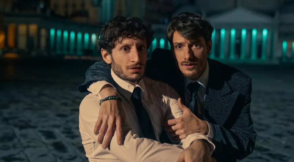 In foto due attori del film Netflix Mica è colpa mia.