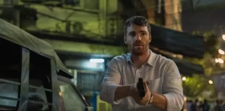 In foto Gabriel Basso nella serie The Night Agent.
