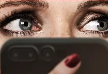 Meghann Fahy nel film Drop.