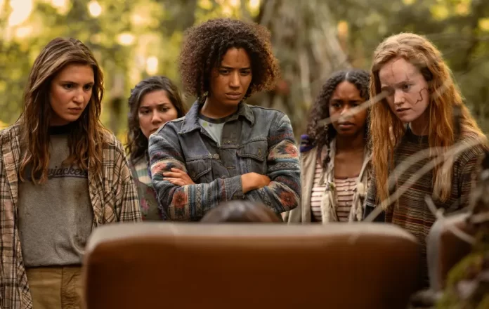 In foto le superstiti della serie Yellowjackets.