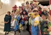 In foto il cast riunito di Shrek - Il Musical.
