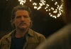 Pedro Pascal nella serie TV The Last of Us.