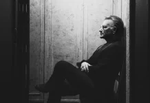 La locandina del documentario Bono: Stories of Surrender.