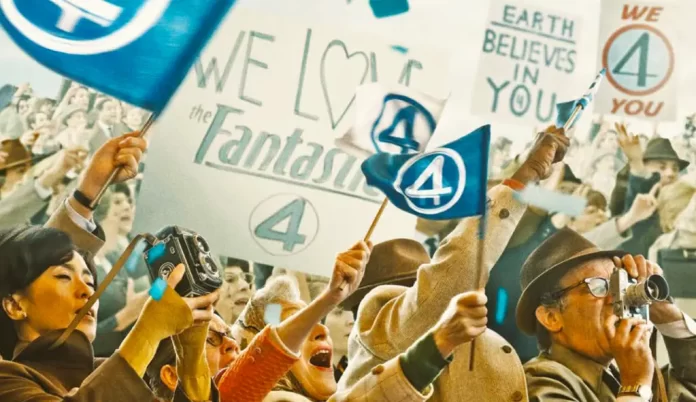 La folla è in visibilio per l'arrivo de I Fantastici 4 nel film I Fantastici Quattro: Gli Inizi.