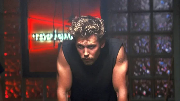 Austin Butler nel film The Bikeriders.