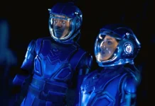 Ncuti Gatwa e Varada Sethu nella seconda stagione di Doctor Who.