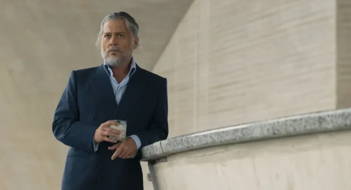 Johnny Depp nel film Day Drinker.