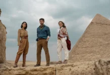 John Krasinski e Natalie Portman nel film Fountain of Youth.