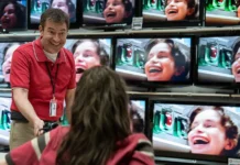 Una scena della serie TV Good American Family.