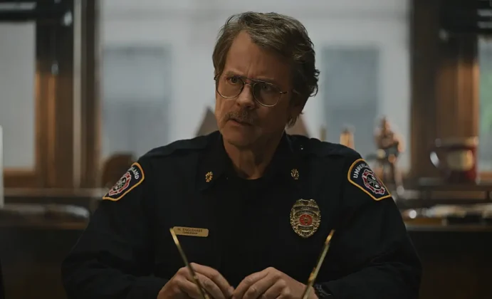 Greg Kinnear nella serie TV Smoke - Tracce di fumo.