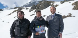 Eros Puglielli dirige la commedia Delitto sulle nevi.