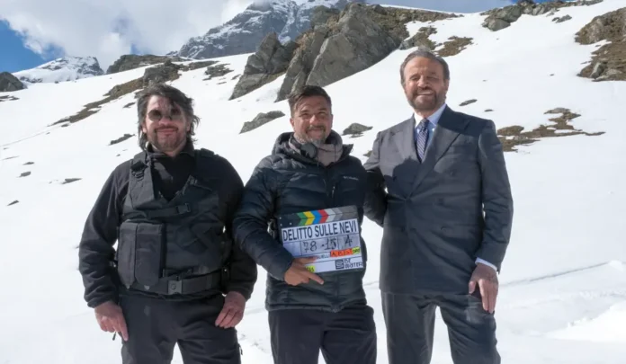 Eros Puglielli dirige la commedia Delitto sulle nevi.