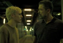 Alessandro Gassmann e Francesco Gheghi nel film Mani nude.