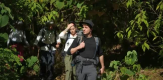 Una scena della prima puntata dello show Money Road.