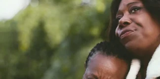 Marianne Jean-Baptiste e Michele Austin nel film Scomode verità.