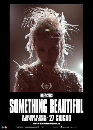 Il poster del film Miley Cyrus: Something Beautiful.