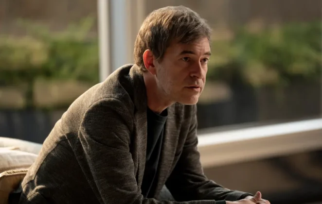 Mark Duplass nella stagione 4 della serie TV The Morning Show.