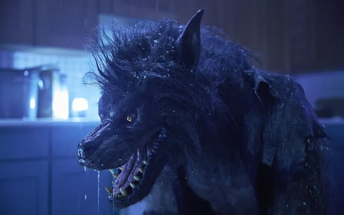 In foto un lupo mannaro nel film Werewolves.