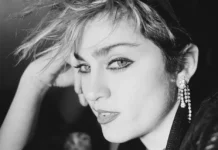 La cantante Madonna nel documentario Becoming Madonna.