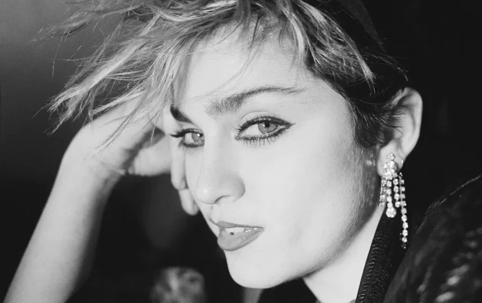 La cantante Madonna nel documentario Becoming Madonna.
