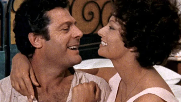 Sophia Loren e Marcello Mastroianni nel film I girasoli.