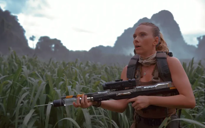 Scarlett Johansson nel film Jurassic World - La Rinascita.