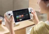 In foto la console portatile Rog Xbox Ally.