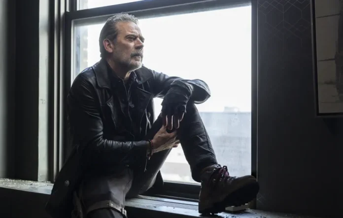 Jeffrey Dean Morgan nella serie TV The Walking Dead: Dead City.