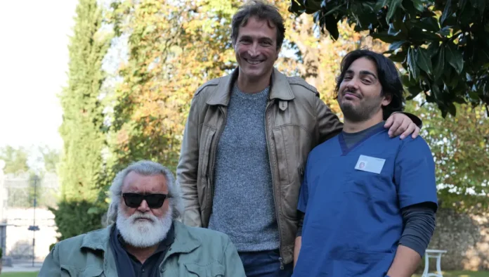 Max Angioni e Diego Abatantuono nel film Esprimi un desiderio.