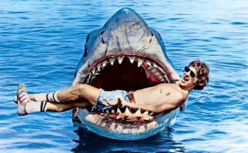 Steven Spielberg sul set de Lo Squalo.