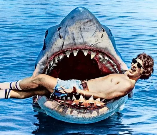 Steven Spielberg sul set de Lo Squalo.