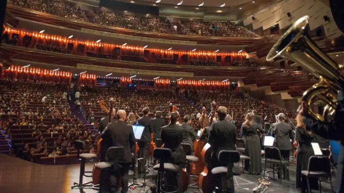 In foto l'orchestra italiana del cinema.