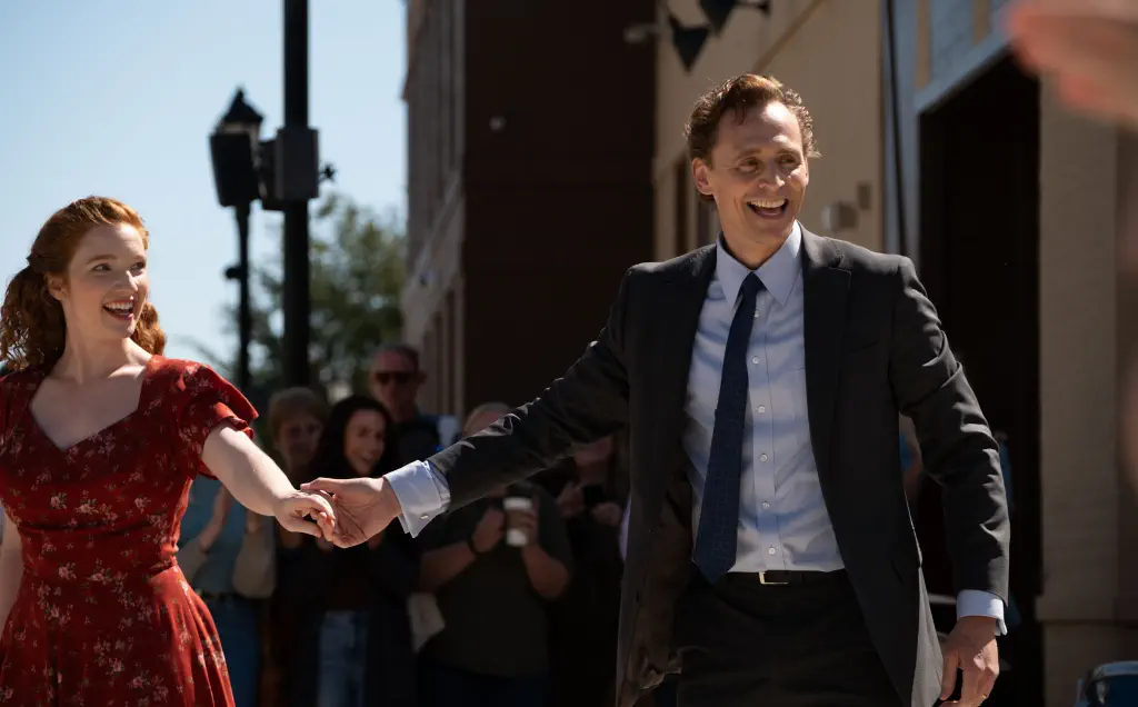 Tom Hiddleston nel film The Life of Chuck.