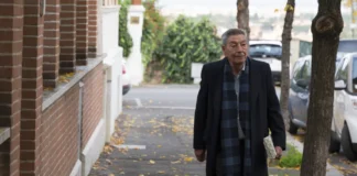 Gianni Di Gregorio nel film Come ti muovi, sbagli.