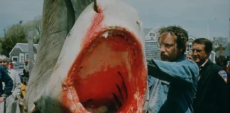 Richard Dreyfuss nel film Lo squalo.