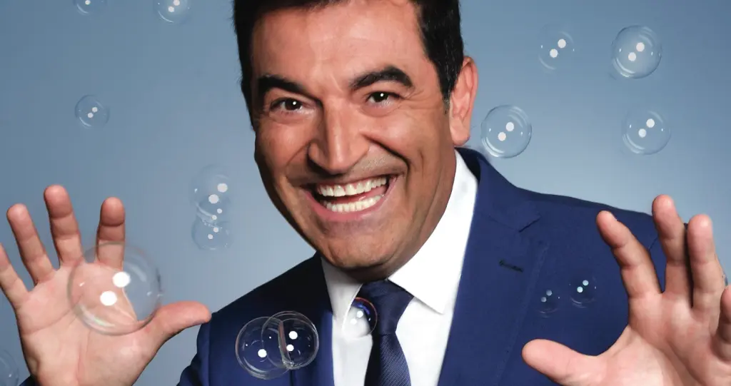 Max Giusti nello show Bollicine.