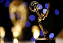 In foto la stauetta di premiazione degli Emmy Awards.