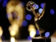 In foto la stauetta di premiazione degli Emmy Awards.