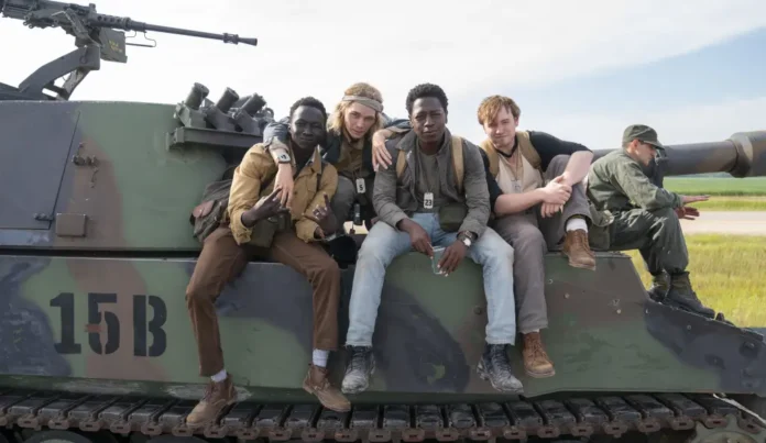 In foto i protagonisti del film The Long Walk.