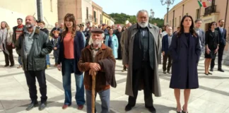 Virginia Raffaele e Diego Abatantuono nel film La vita va così.